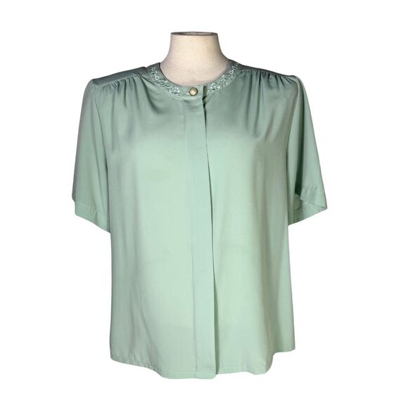 Vintage Koret Sage Green Hidden Button Embroidered Short Sleeve Blouse - Picture 1 of 6